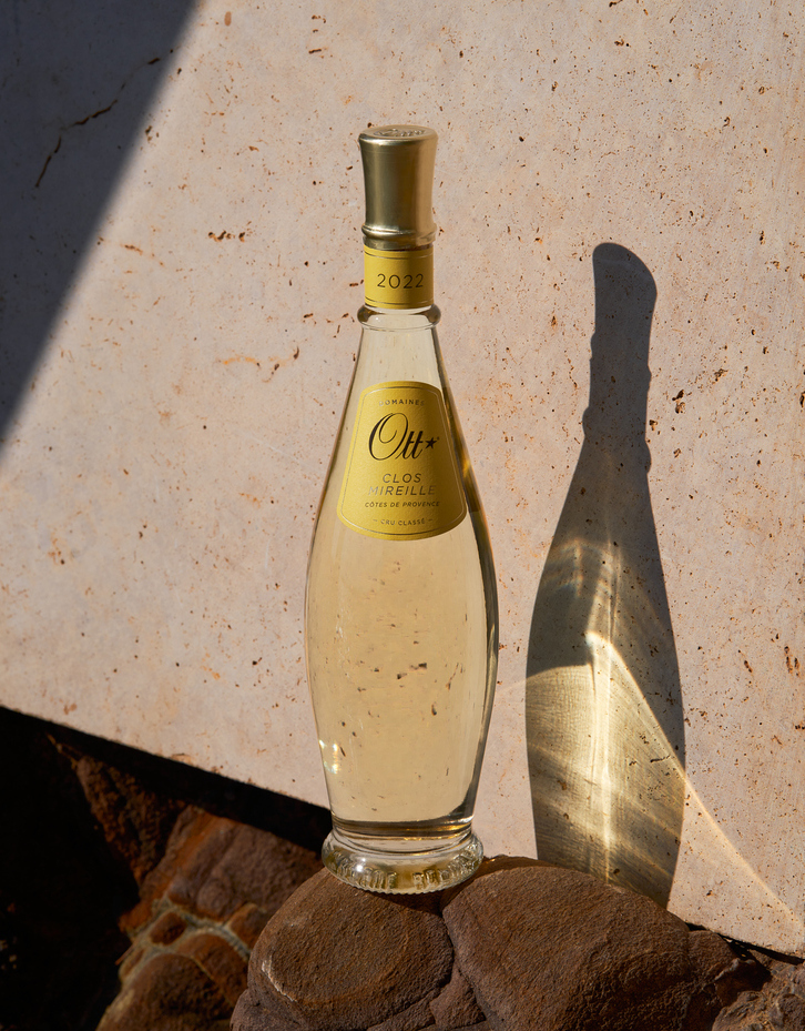 un-nichoir-dans-les-vignes-du-clos-mireille-en-provence